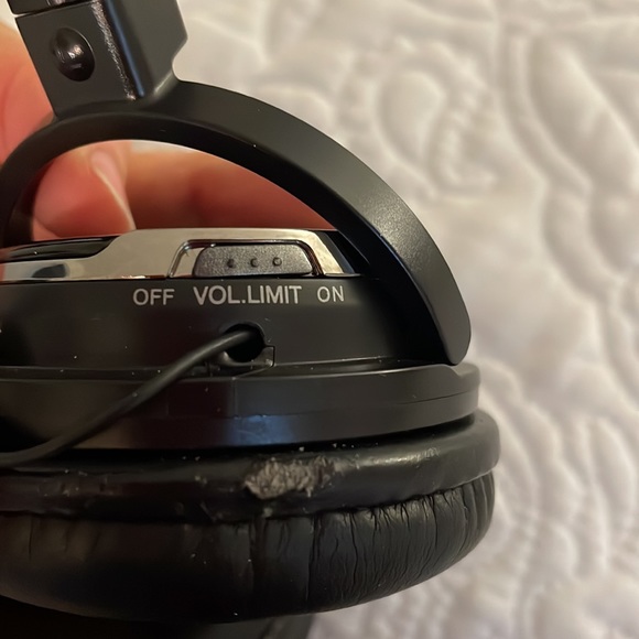 JVC headphones /retractable chord - Picture 7 of 14